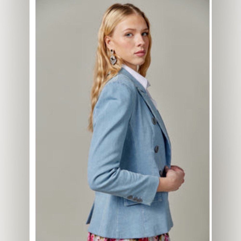 Apparalel Stretch Denim Blazer in Light Stone Wash size M
